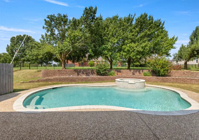 Photo 2 of Sale Pending at 364 Preakness Pl Rd, Van Alstyne, TX 75495 | MLS# 21171098 | Listing updated on 2026-07-21
