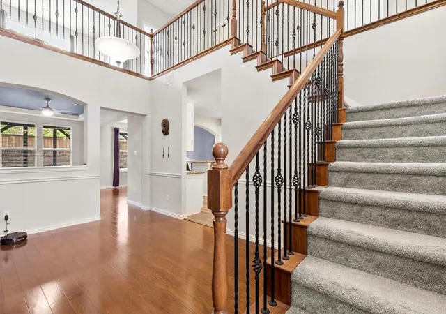 Photo 3 of Townhouse for sale at 834 Apple Hill Dr, Allen, TX 75013 | MLS# 21171232 | Listing updated on 2026-07-25