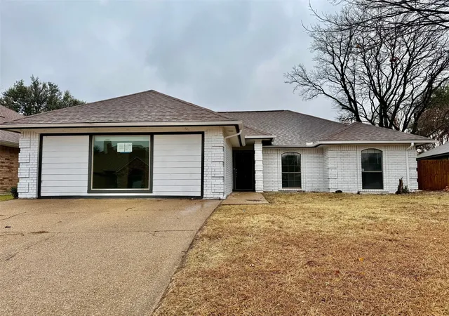 Photo 1 of Sale Pending at 1921 Ashley Dr, Fort Worth, TX 76134 | MLS# 21171224 | Listing updated on 2026-07-13