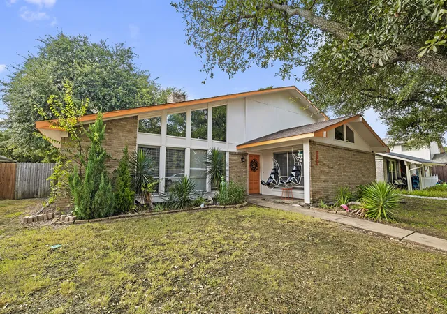Photo 2 of Sale Pending at 3206 Brook Glen Dr, Garland, TX 75044 | MLS# 21171338 | Listing updated on 2026-07-19