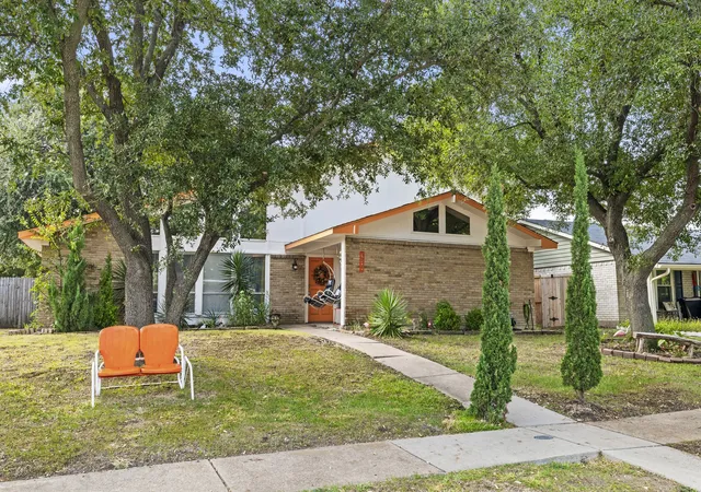 Photo 3 of Sale Pending at 3206 Brook Glen Dr, Garland, TX 75044 | MLS# 21171338 | Listing updated on 2026-07-19