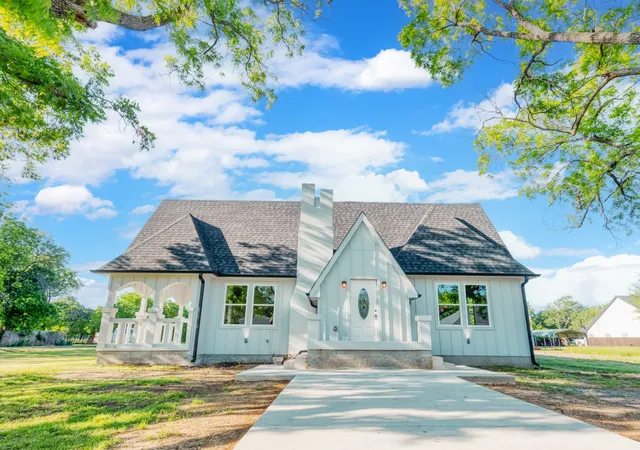 Homes for sale in Tioga, TX | 808 N Main St, Tioga, TX 76271 | MLS# 21171501
