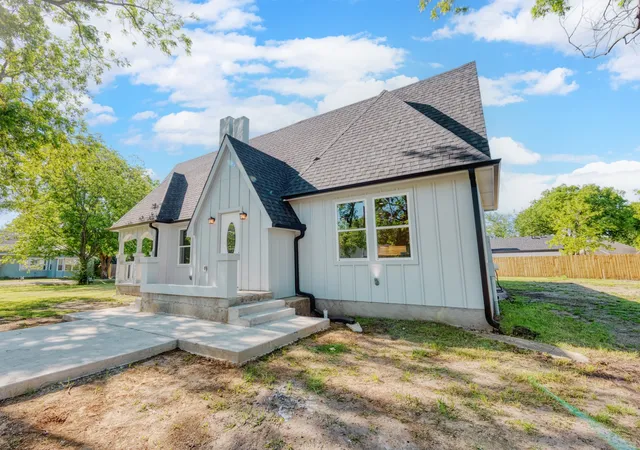Homes for sale in Tioga, TX | 808 N Main St, Tioga, TX 76271 | MLS# 21171501