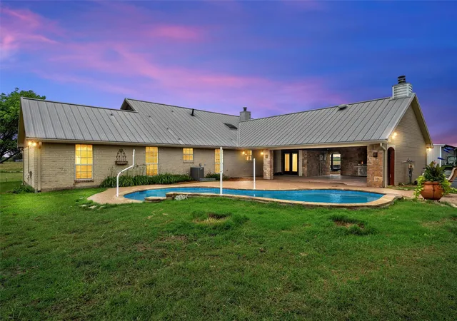 Homes for sale in Abbott, TX | 3057 Holy Rd, Abbott, TX 76621 | MLS# 21171612