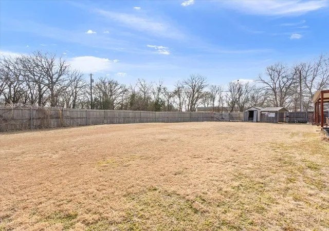 Homes for sale in Lacy Lakeview, TX | 400 Wildcat Dr, Lacy Lakeview, TX 76705 | MLS# 21171672