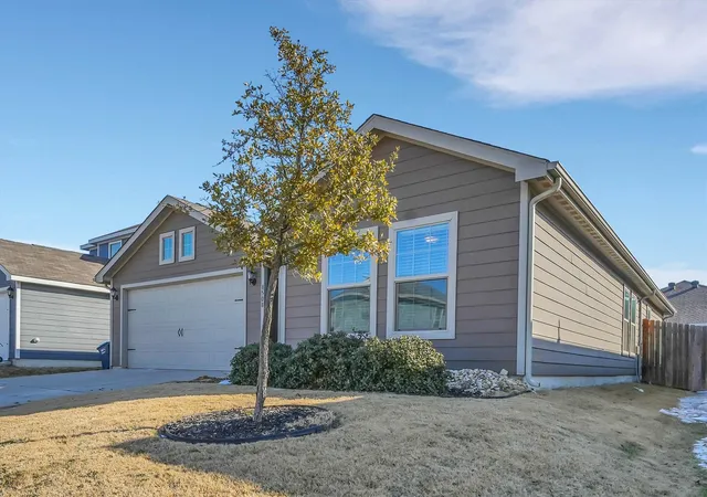 Photo 2 of Single family home for sale at 8508 Buck Mountain Pass, Fort Worth, TX 76179 | MLS# 21154318 | Listing updated on 2026-08-28