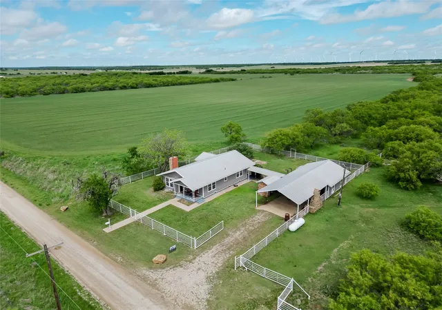 Homes for sale in Jacksboro, TX | 794 W Antelope Rd, Jacksboro, TX 76389 | MLS# 21171890