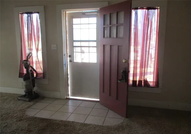 Photo 3 of Sale Pending at 205 S Oaklawn, Eastland, TX 76448 | MLS# 21172006 | Listing updated on 2026-08-21