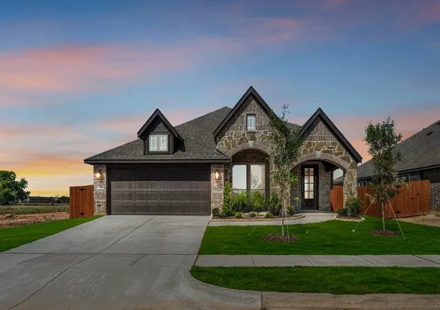 Photo 2 of Sale Pending at 416 Carnero Dr, Granbury, TX 76049 | MLS# 21172018 | Listing updated on 2026-07-07