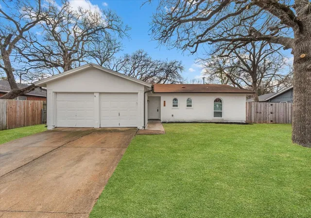 Photo 1 of Sale Pending at 705 Nw Hillery St, Burleson, TX 76028 | MLS# 21171953 | Listing updated on 2026-07-15
