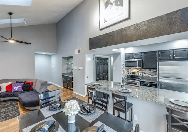 Homes for sale in Dallas, TX | 5750 Phoenix Dr #46D, Dallas, TX 75231 | MLS# 21165162