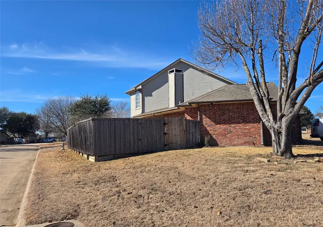 Homes for sale in Red Oak, TX | 400 Buckskin Dr, Red Oak, TX 75154 | MLS# 21171412