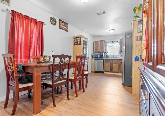 Photo 4 of Single family home for sale at 4203 Avenue M, Fort Worth, TX 76105 | MLS# 21172315 | Listing updated on 2026-08-22