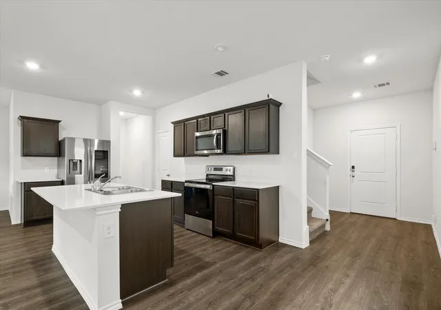 Photo 4 of Sale Pending at 1116 Old Oaks Dr, Forney, TX 75126 | MLS# 21170608 | Listing updated on 2026-09-17