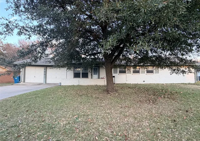Homes for sale in Alvarado, TX | 700 N Spears St, Alvarado, TX 76009 | MLS# 21172395