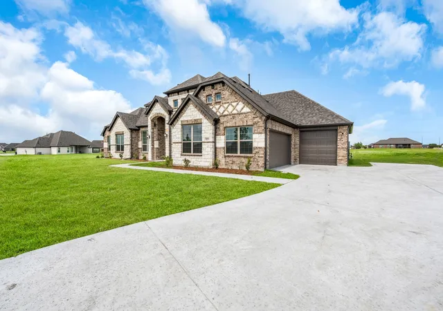 Photo 2 of Single family home for sale at 8210 Westburn St, Greenville, TX 75402 | MLS# 21172397 | Listing updated on 2026-07-06
