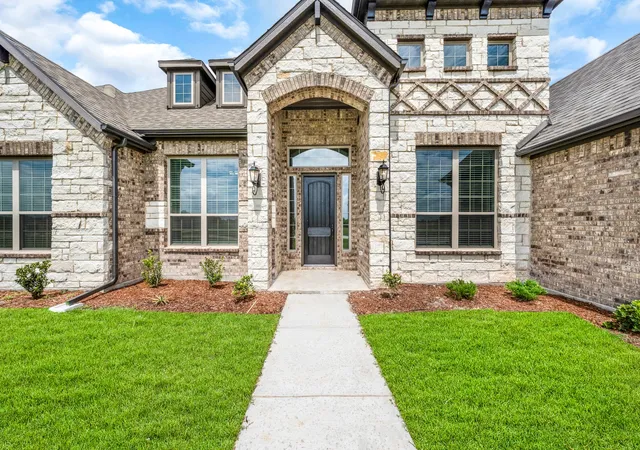 Photo 3 of Single family home for sale at 8210 Westburn St, Greenville, TX 75402 | MLS# 21172397 | Listing updated on 2026-07-06