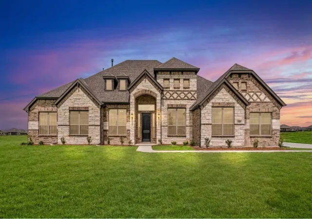 Photo 3 of Single family home for sale at 8210 Westburn St, Greenville, TX 75402 | MLS# 21172397 | Listing updated on 2026-07-06