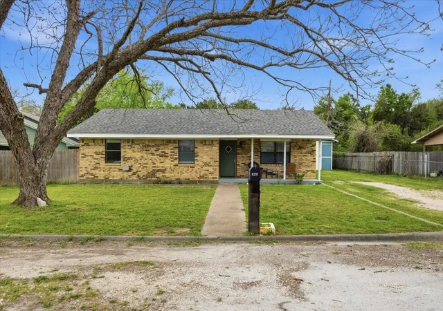 Homes for sale in Valley Mills, TX | 120 Mary Alice Dr, Valley Mills, TX 76689 | MLS# 21155965
