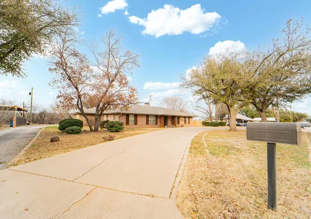 Homes for sale in Breckenridge, TX | 1506 W Elliott St, Breckenridge, TX 76424 | MLS# 21150732