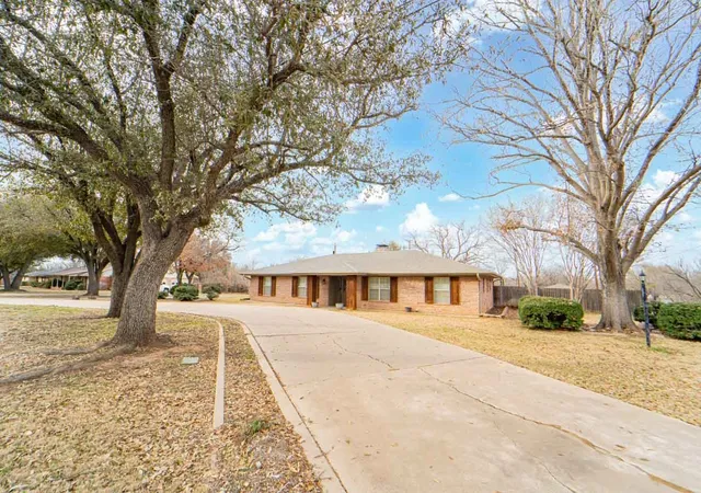 Homes for sale in Breckenridge, TX | 1506 W Elliott St, Breckenridge, TX 76424 | MLS# 21150732
