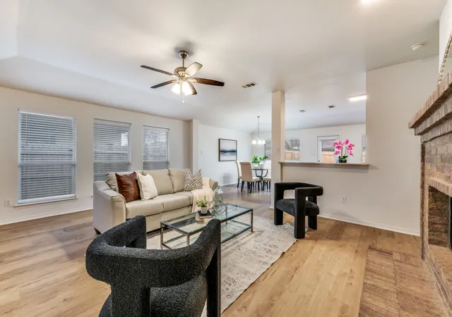 Photo 3 of Single family home for sale at 800 Mahogany Dr, Anna, TX 75409 | MLS# 21171325 | Listing updated on 2026-07-11