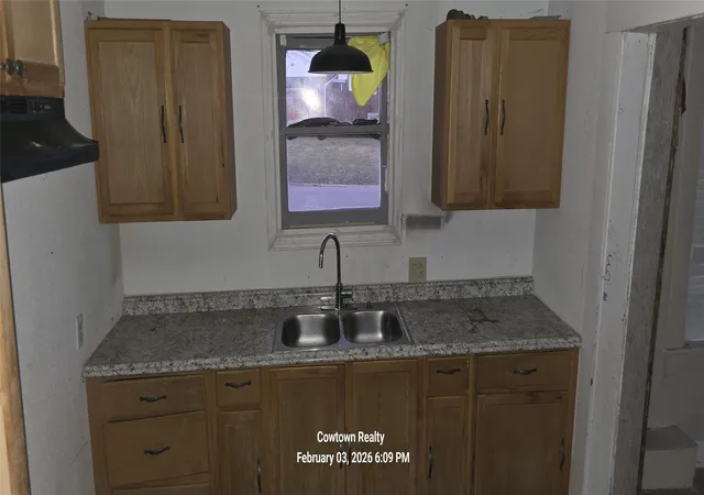 Photo 3 of Single family home for sale at 506 N Washington St, Kaufman, TX 75142 | MLS# 21172121 | Listing updated on 2026-09-22