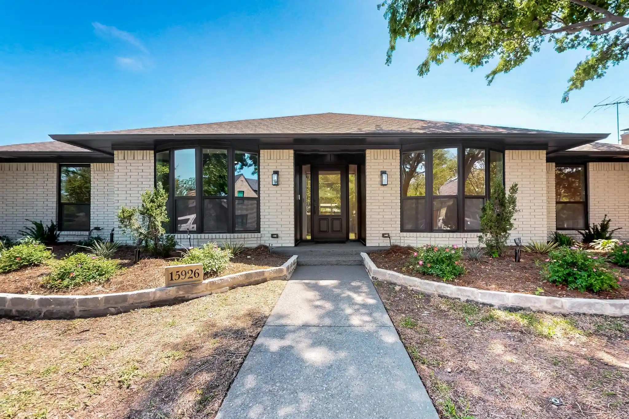 Photo 1 of Single family home for sale at 15926 Windy Meadow Dr, Dallas, TX 75248 | MLS# 21170535 | Listing updated on 2026-10-27