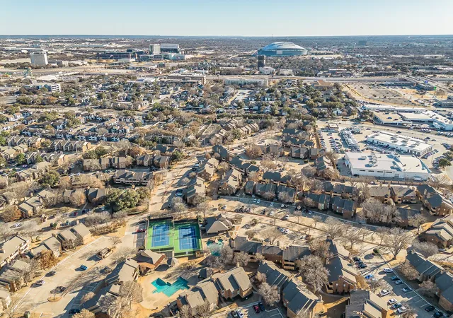 2nd image of 1208 Calico Ln, Arlington, TX 76011