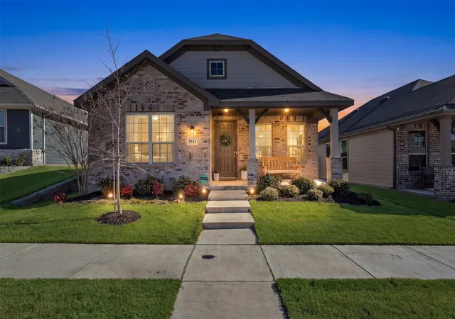 Photo 2 of Sale Pending at 2933 Dixondale Dr, Fort Worth, TX 76108 | MLS# 21172947 | Listing updated on 2026-07-16