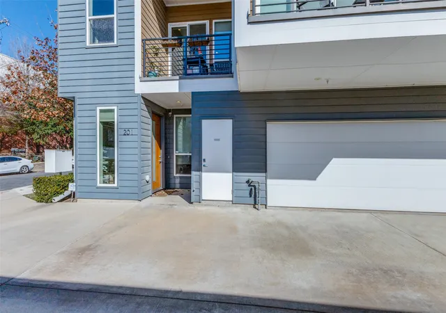 Photo 3 of Sale Pending at 3812 San Jacinto St #201, Dallas, TX 75204 | MLS# 21163663 | Listing updated on 2026-07-10