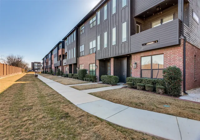 1st image of 2812 Addison Park Ln, Fort Worth, TX 76110 | MLS# 21170545