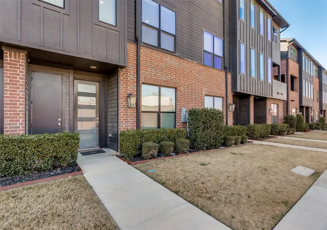 2nd image of 2812 Addison Park Ln, Fort Worth, TX 76110 | MLS# 21170545