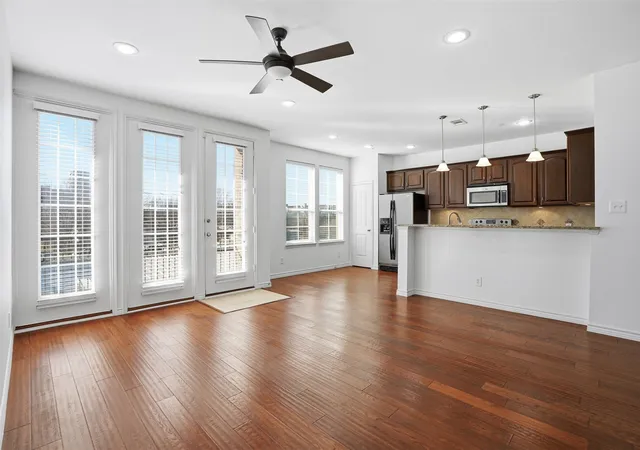 1st image of 950 Henderson St #1214, Fort Worth, TX 76102 | MLS# 21173066