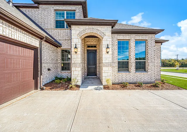 Photo 3 of Single family home for sale at 545 Cristo Range, Greenville, TX 75402 | MLS# 21173445 | Listing updated on 2026-09-03