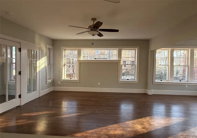 Photo 4 of Single family home for sale at 211 Nw 4Th Ave, Mineral Wells, TX 76067 | MLS# 21151706 | Listing updated on 2026-10-05