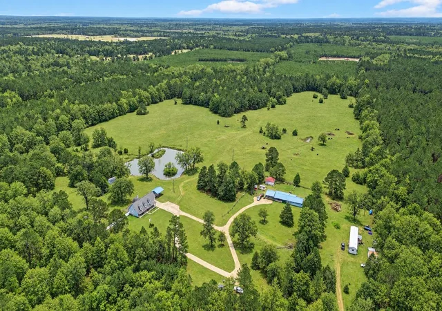 Photo 4 of Single family home for sale at 720 Haggerty Rd, Karnack, TX 75661 | MLS# 21173293 | Listing updated on 2026-10-07