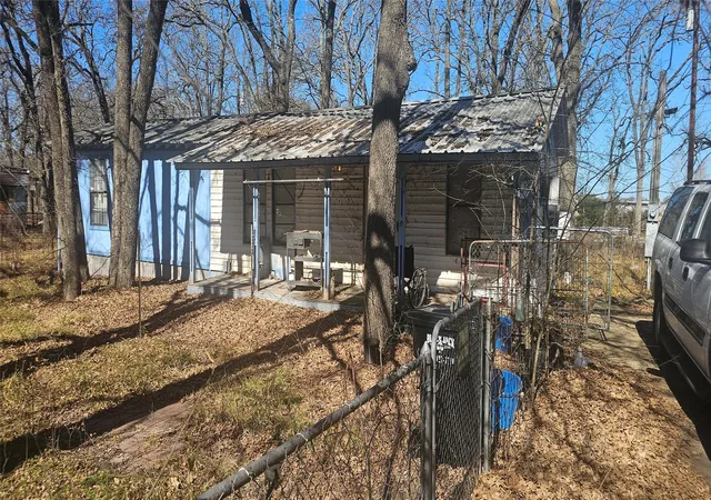 Photo 1 of Single family home for sale at 1932 Wahoo Ln, Quinlan, TX 75474 | MLS# 21172052 | Listing updated on 2026-07-22