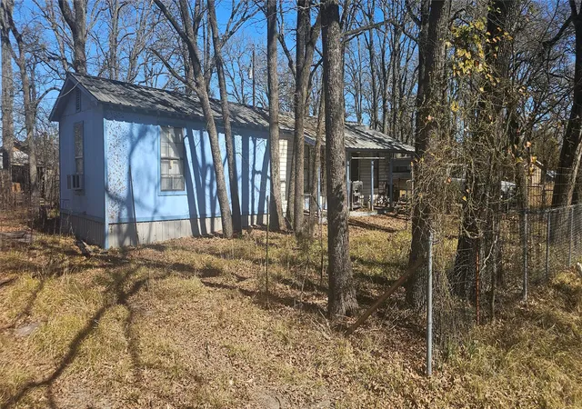 Photo 2 of Single family home for sale at 1932 Wahoo Ln, Quinlan, TX 75474 | MLS# 21172052 | Listing updated on 2026-07-22