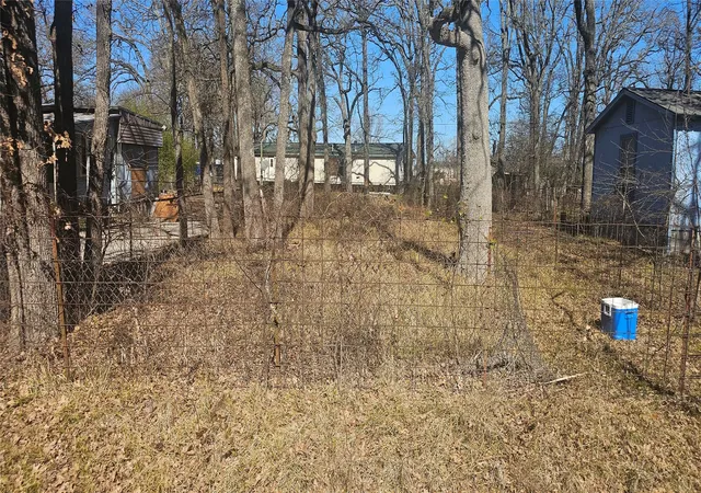 Photo 3 of Single family home for sale at 1932 Wahoo Ln, Quinlan, TX 75474 | MLS# 21172052 | Listing updated on 2026-07-22