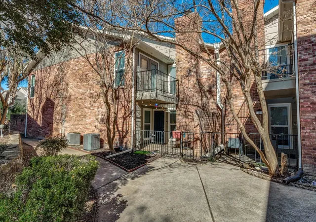 image of 7510 Holly Hl Dr, Dallas, TX 75231