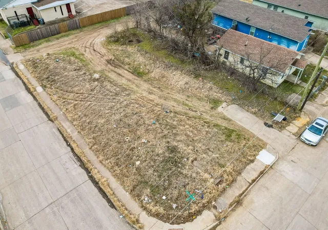 Photo 4 of Land for sale at 1702 Nomas St, Dallas, TX 75212 | MLS# 21172772 | Listing updated on 2026-09-27