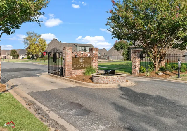 28th image of 320 Camelback Dr, Bossier City, LA 71111 | MLS# 21173654