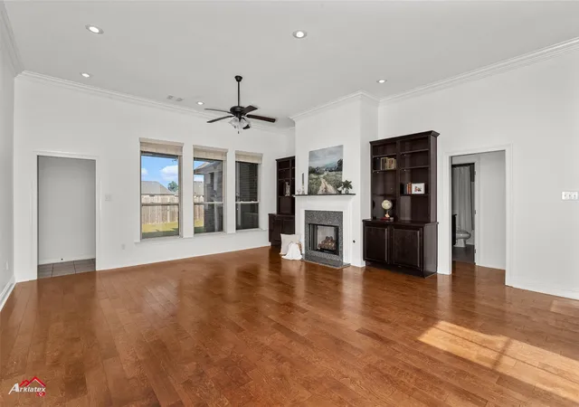 2nd image of 320 Camelback Dr, Bossier City, LA 71111 | MLS# 21173654
