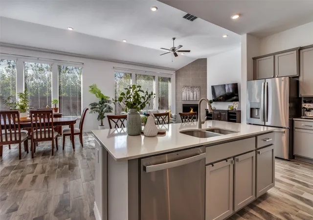 Photo 2 of Sale Pending at 4602 Magnolia Park Dr, Arlington, TX 76005 | MLS# 21173526 | Listing updated on 2026-07-27