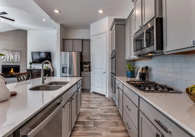 Photo 3 of Sale Pending at 4602 Magnolia Park Dr, Arlington, TX 76005 | MLS# 21173526 | Listing updated on 2026-07-27