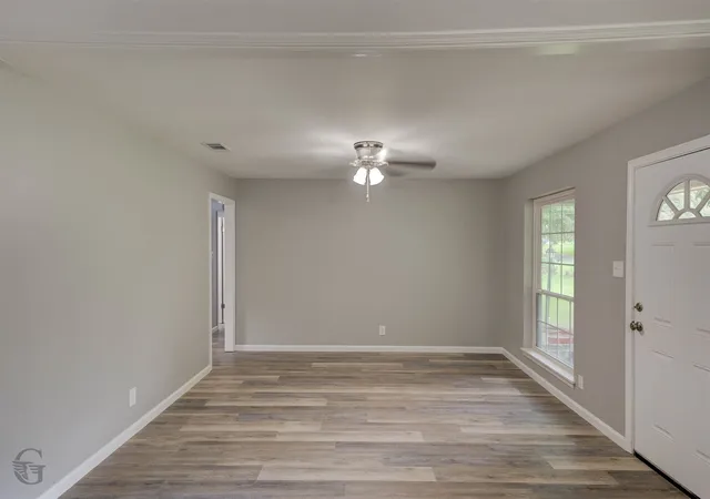 Photo 4 of Single family home for sale at 2513 Dundee Cir, Shreveport, LA 71118 | MLS# 21172650 | Listing updated on 2026-07-09