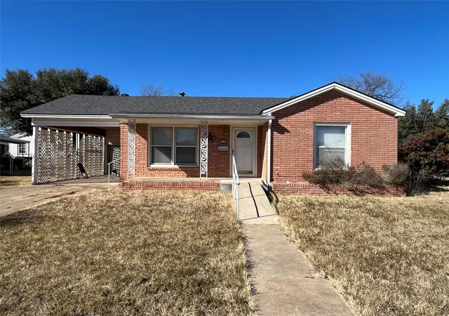 Homes for sale in Mc Gregor, TX | 1103 W 11th St, Mc Gregor, TX 76657 | MLS# 21173786