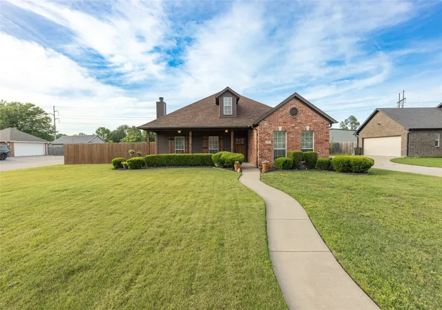 Homes for sale in Commerce, TX | 1308 Madeline St, Commerce, TX 75428 | MLS# 21170722