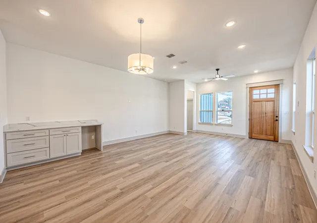 Photo 4 of Sale Pending at 2613 Walker St, Fort Worth, TX 76105 | MLS# 21167680 | Listing updated on 2026-08-26